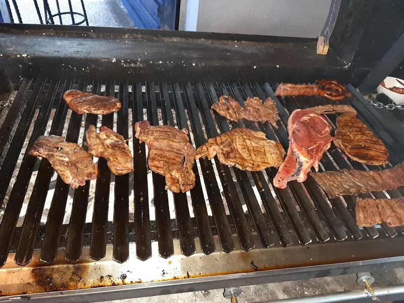 "El Arroyito II" Restaurante, Bar, Parrilla, Cortes, Carnitas y Barbacoa.