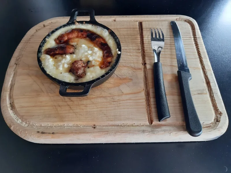 "El Arroyito II" Restaurante, Bar, Parrilla, Cortes, Carnitas y Barbacoa.