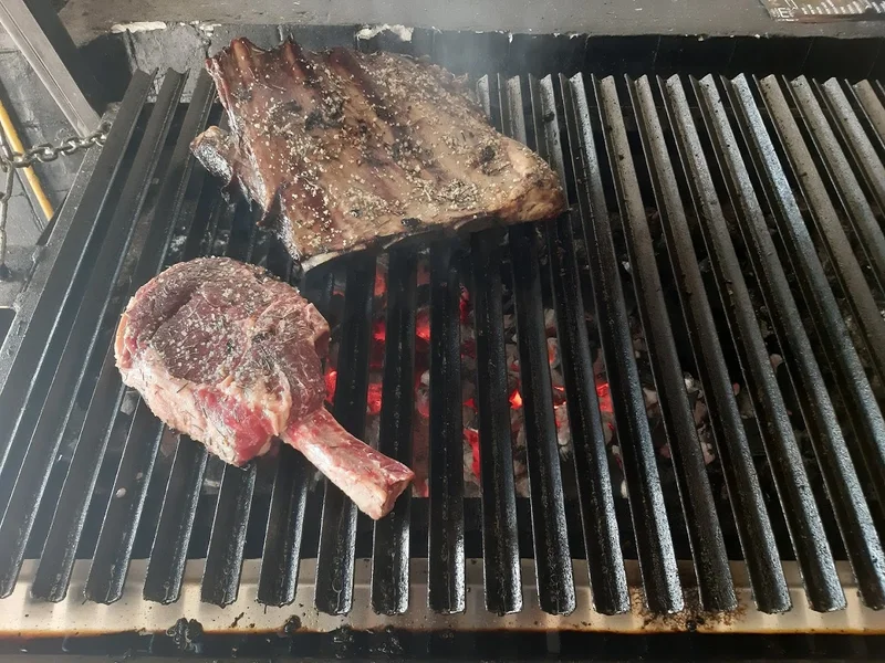 "El Arroyito II" Restaurante, Bar, Parrilla, Cortes, Carnitas y Barbacoa.