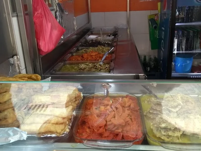 Super Tacos De Guisado