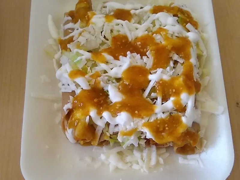 Flautas y Chilaquiles Manuel Carpio.