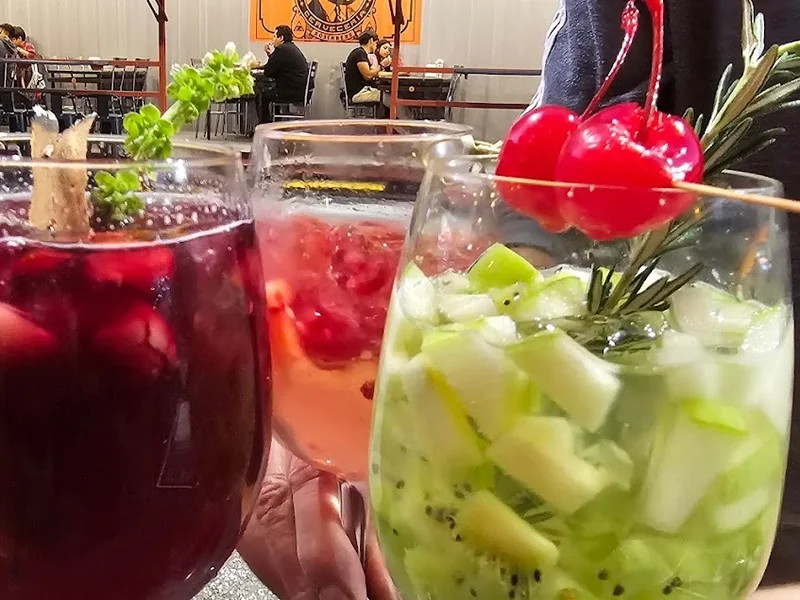 El Chepe - tacos, cortes, hotdogs, snacks, mixología.