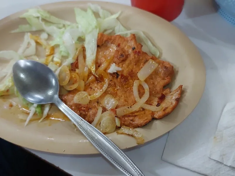 Loncheria Yolis Y Burritos Lutador