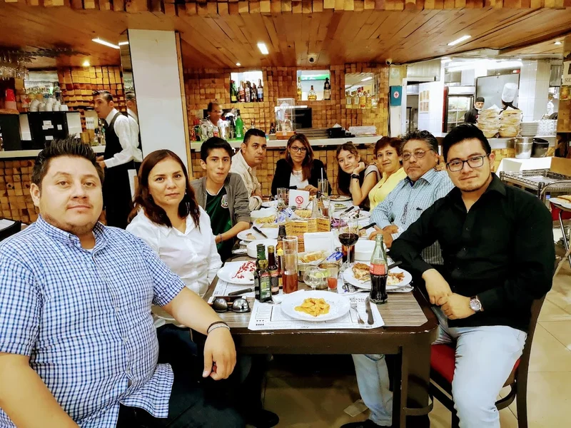 La Reyna Restaurante Bar & Cantina