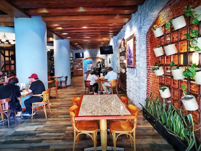 La Capilla Restaurante & Bar