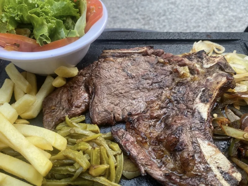 El Chepe - tacos, cortes, hotdogs, snacks, mixología.