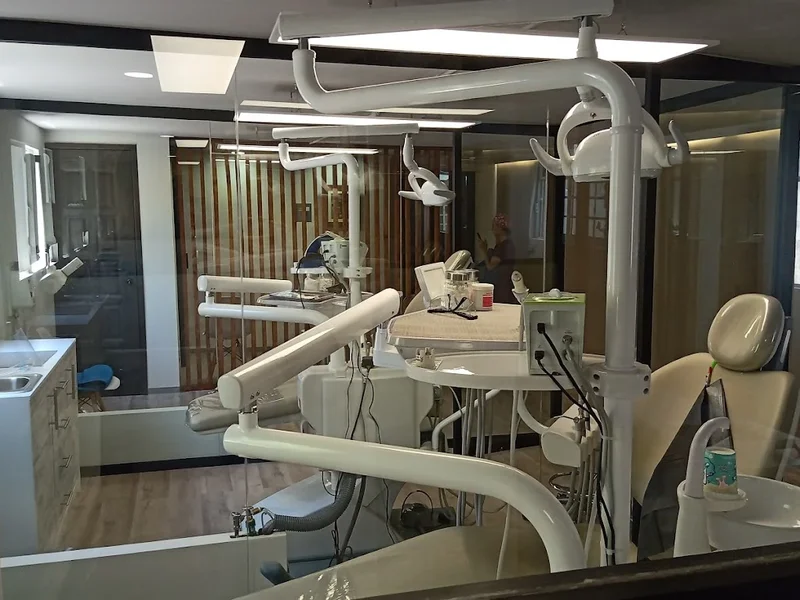 Clínica Dental AmsterDent