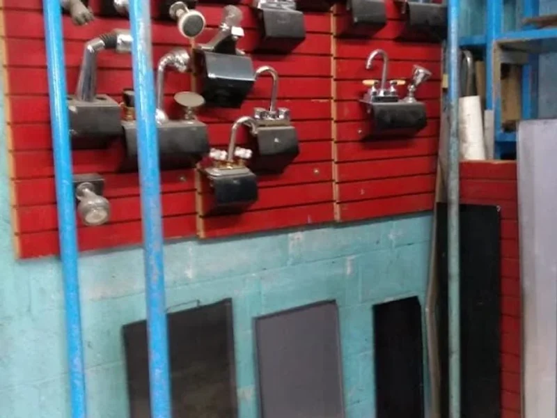 Camercial ferretera leo