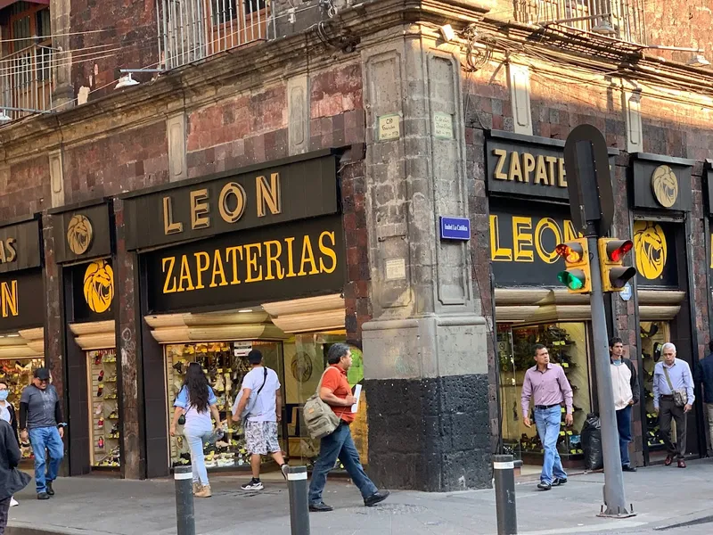 Zapaterías León