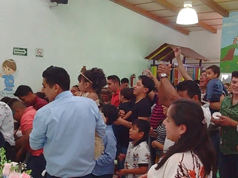 SALON DE FIESTAS INFANTILES Chiqui reventon