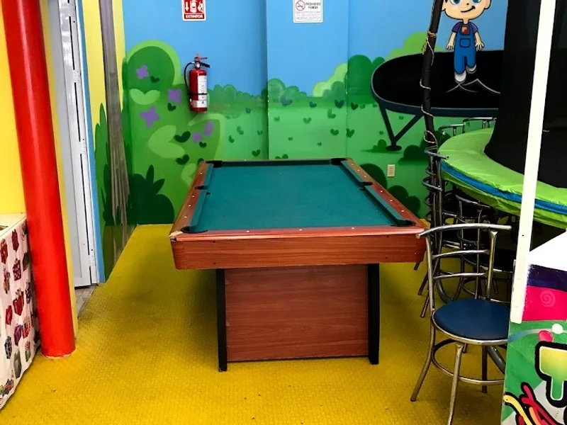 Tadeopolis Salón de Fiestas Infantiles