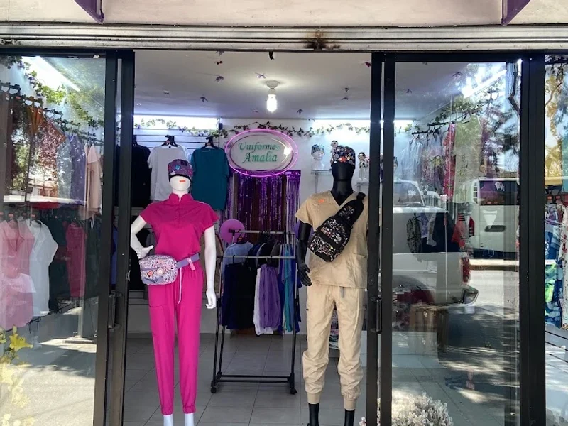 Uniformes Amalia