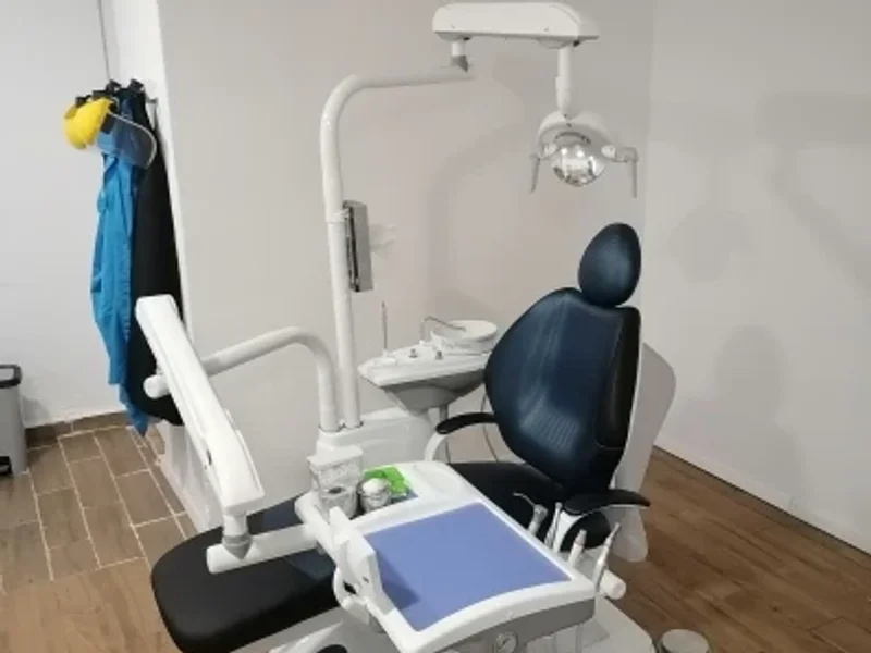 Dra. Daniela Montserrat Rojas Ayala, Dentista - Odontólogo