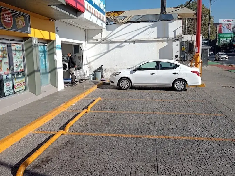 Aquamatic Insurgentes