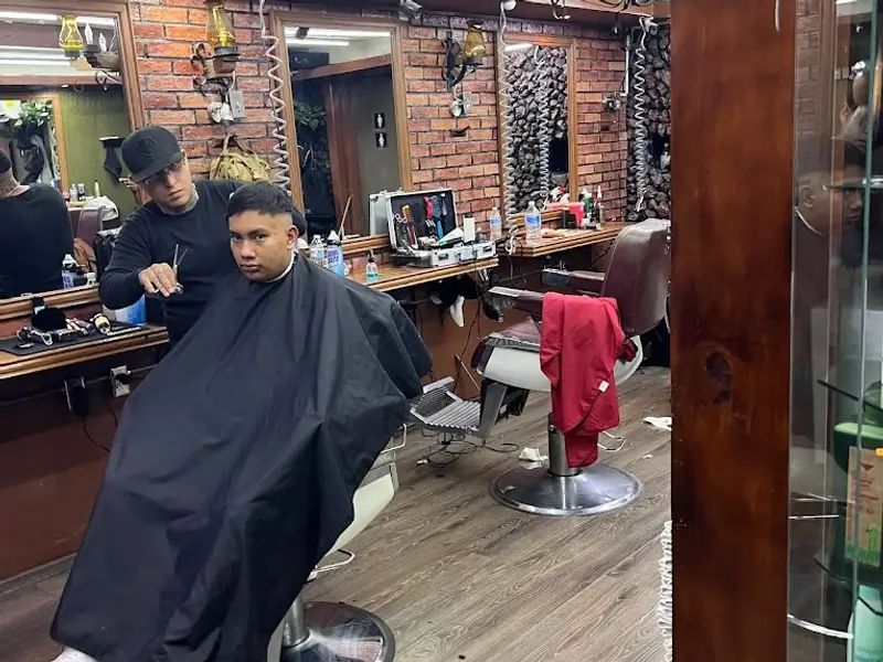 Dunkel Barbería y Salón