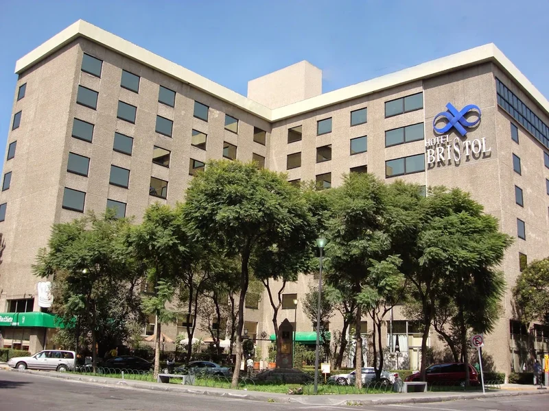 Hotel Bristol