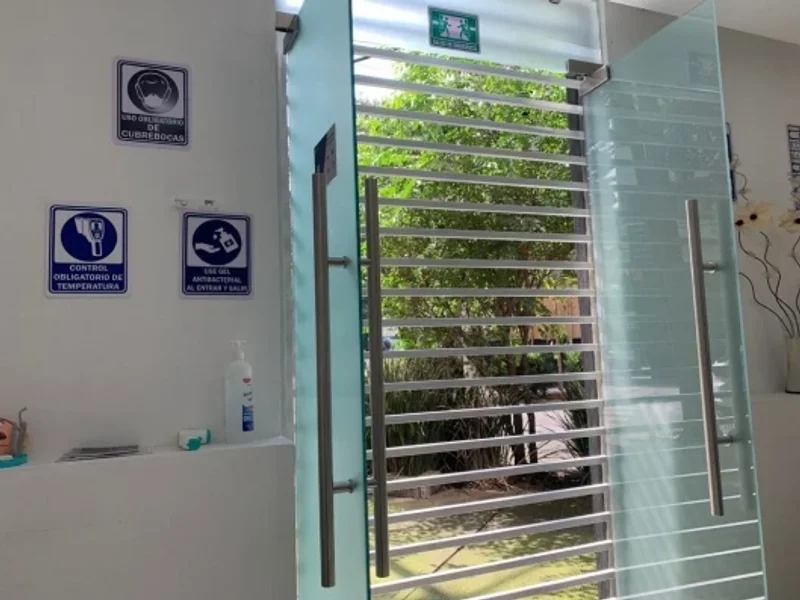 Dr. Ricardo Grageda Rocha, Dentista - Odontólogo