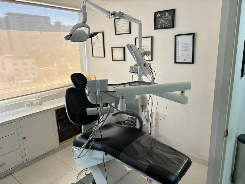 Dentistas en CDMX - Dr. Daniel Castro