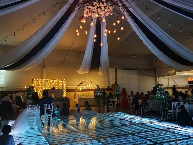 HACIENDA LOS LAURELES