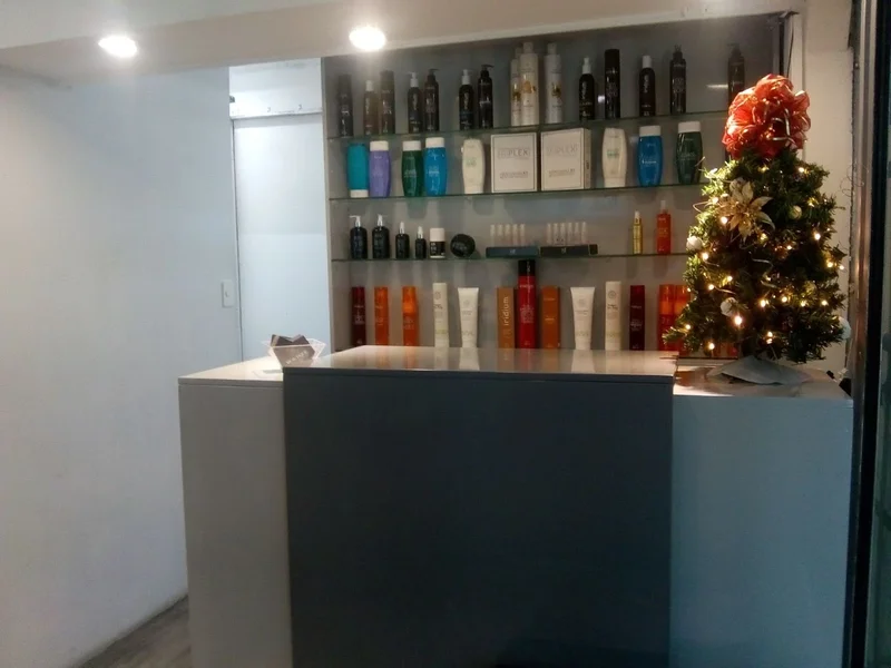 Beautique Salón & Barbershop