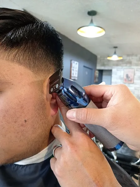 MAGNÍFICA BARBERIA (Especialistas en cortes de cabello y barba. )