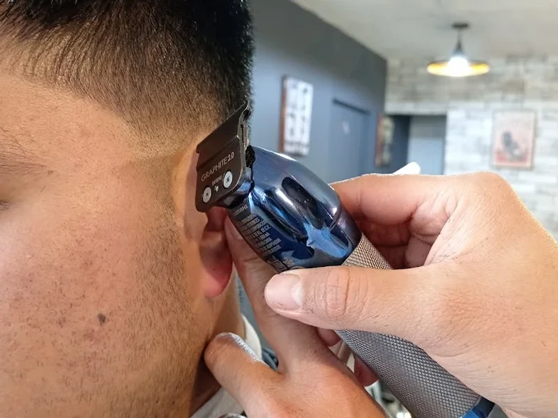 MAGNÍFICA BARBERIA (Especialistas en cortes de cabello y barba. )