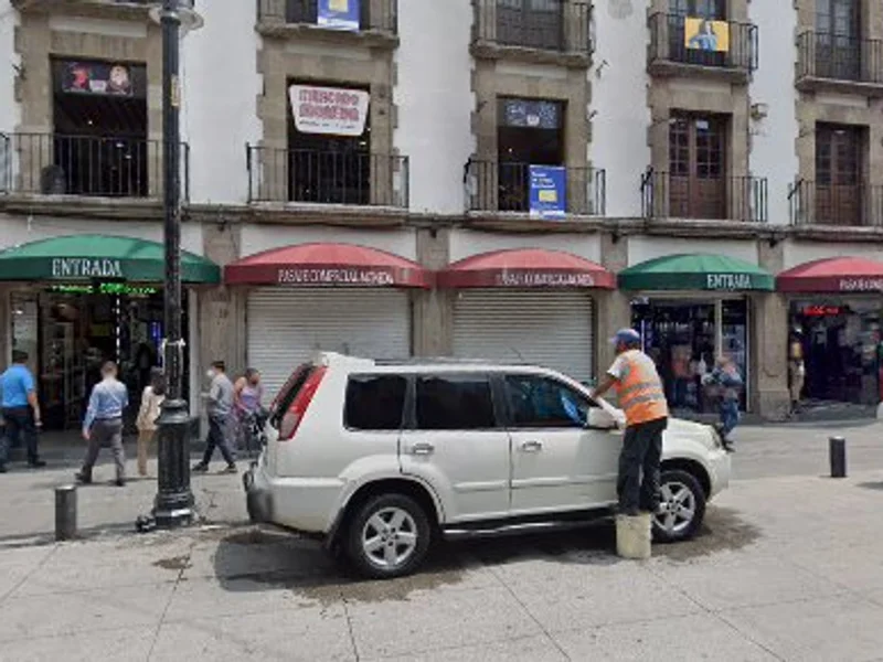 Cosméticos y Accesorios J&J sucursal CDMX