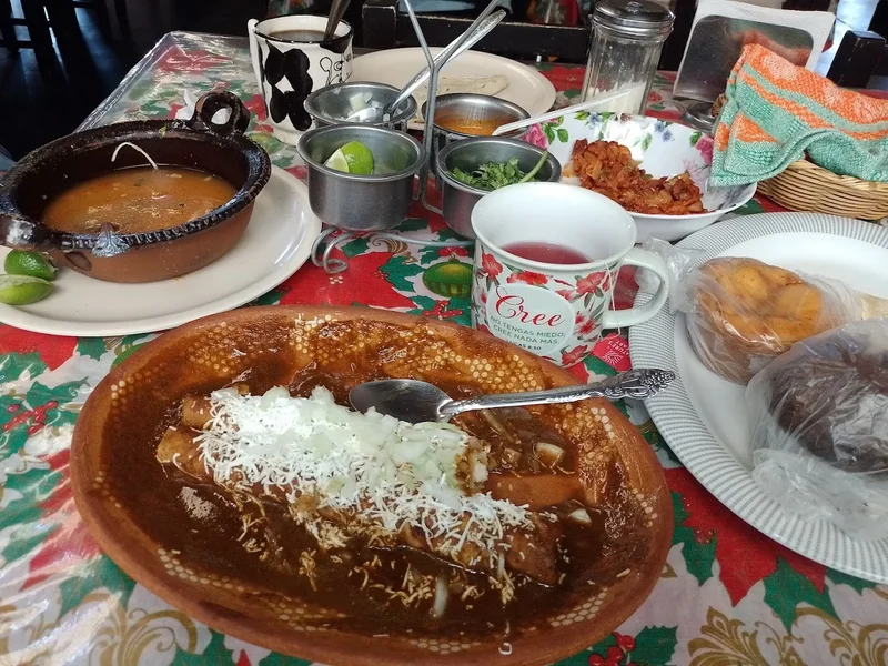 Caldos de Gallina Don Luis