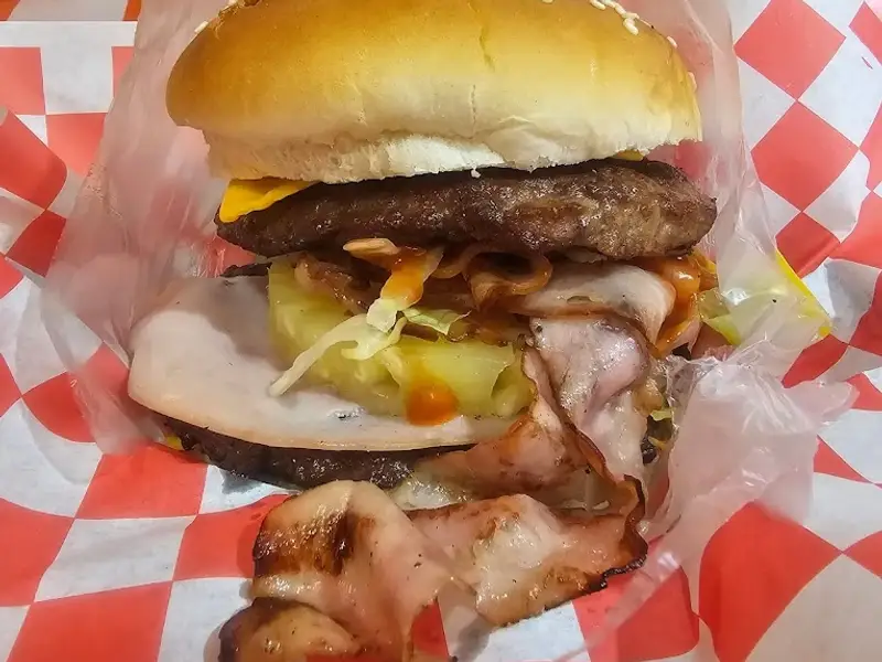 Hamburguesas al carbón "hermanos Silva"