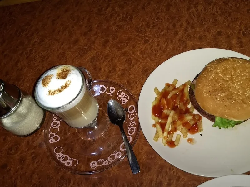 RESTAURANT CAFE FANNY'S