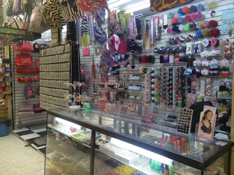 Mercado Hank Gonzalez