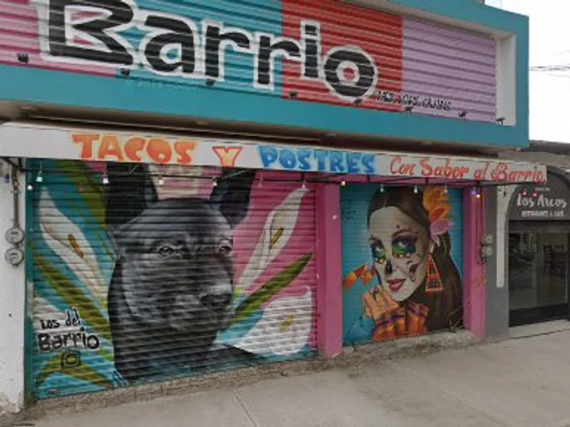 Por La Esquina