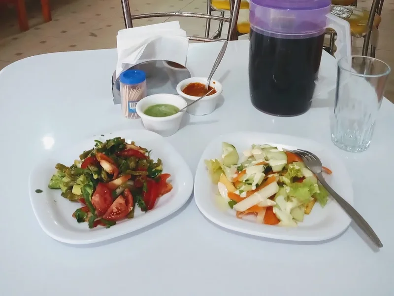 Buffet de comida "El sotano"