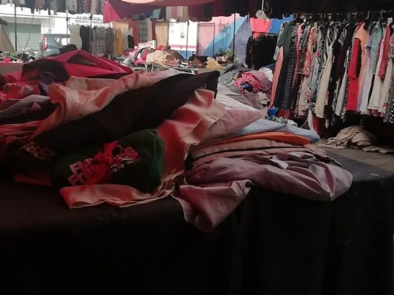 Puestos de ropa Americana