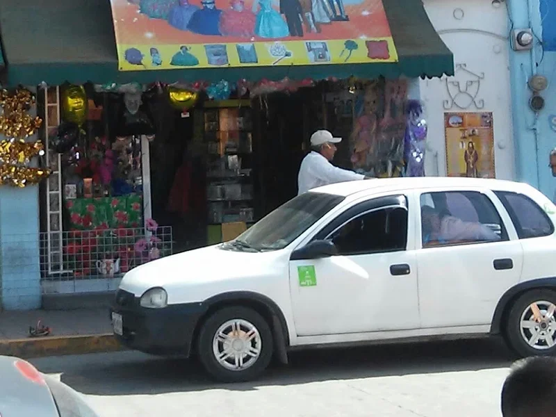 TIENDA DE RECUERDOS VIKY