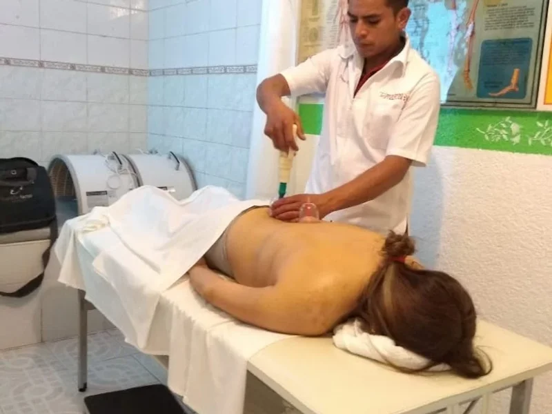 Quiropráctico, fisioterapia y masajes