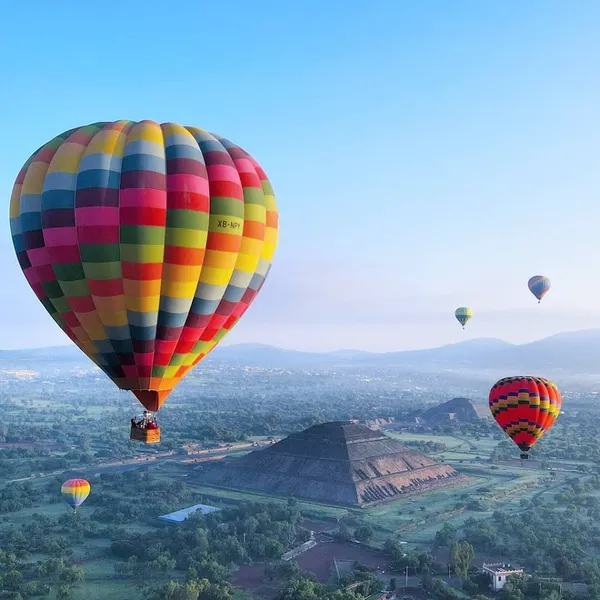 Traveling in Teotihuacan