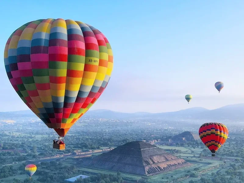 Traveling in Teotihuacan