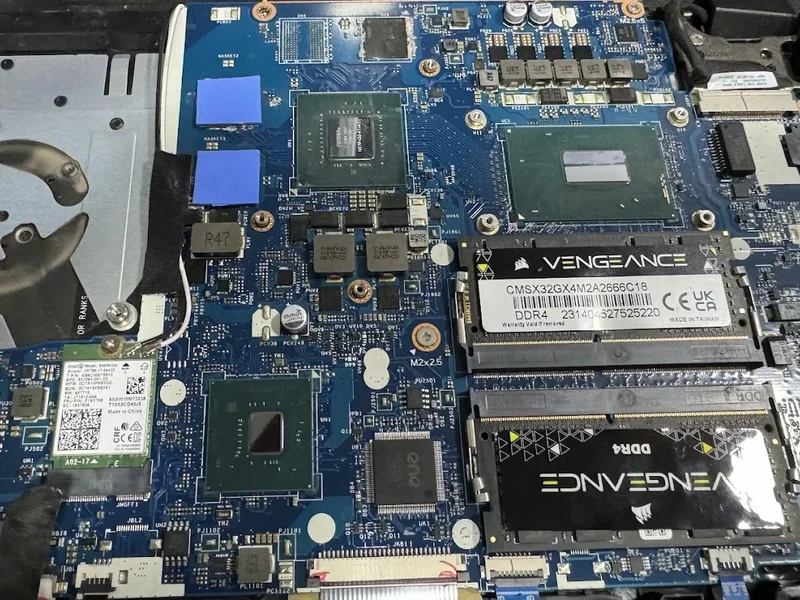 GEEKBOY COMPUTADORAS Y ALGO MÁS...