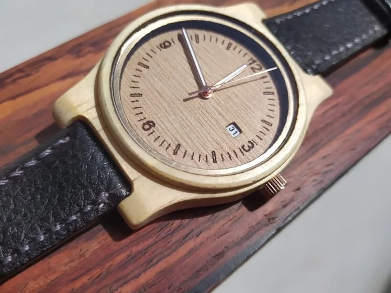 RELOJES DE MADERA