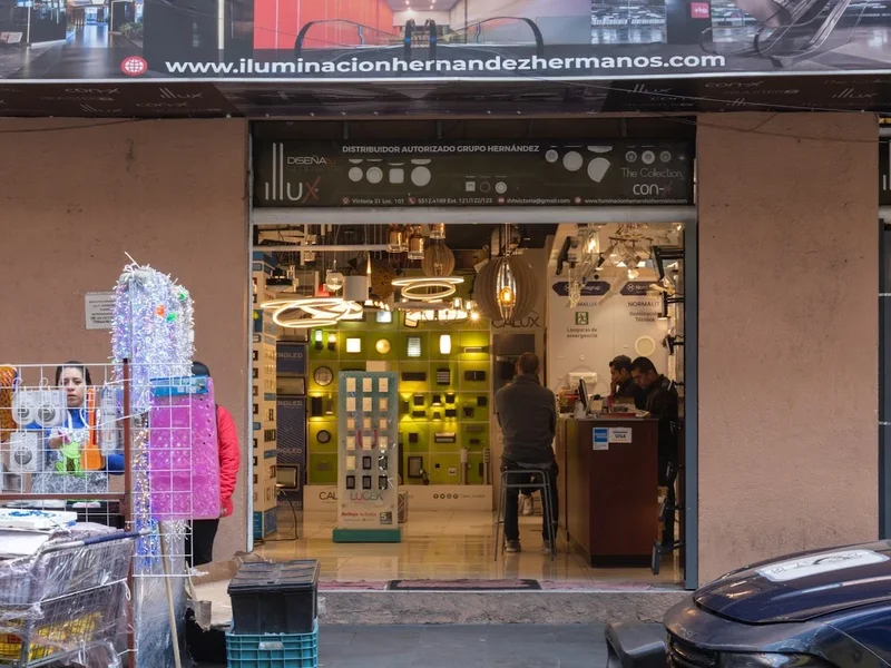 Iluminación Hernández Plaza de Iluminación
