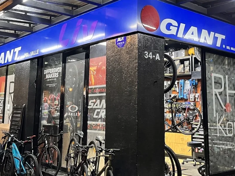 Giant Del Valle & RH Kou CDMX