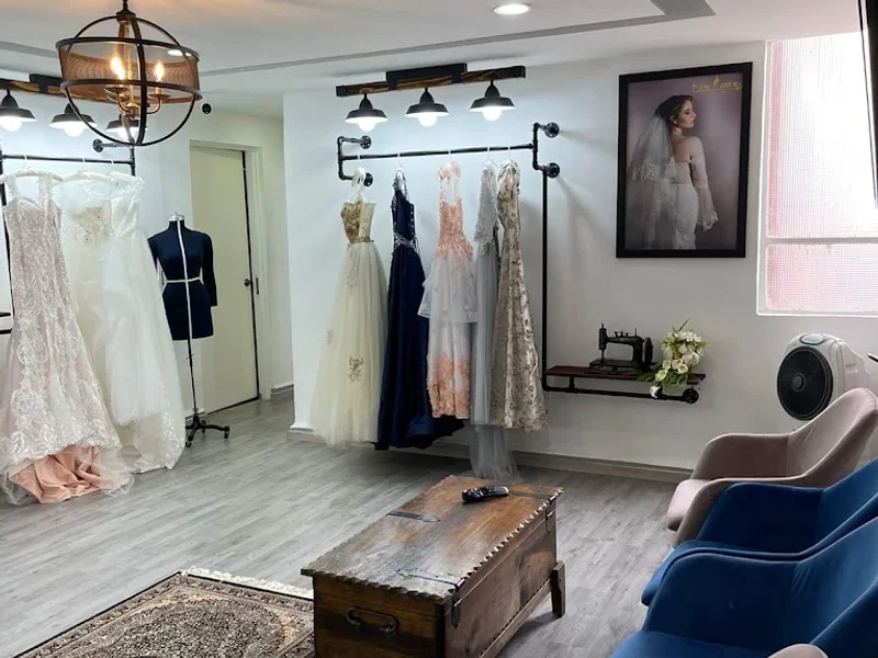 Renta de Vestidos - New Name