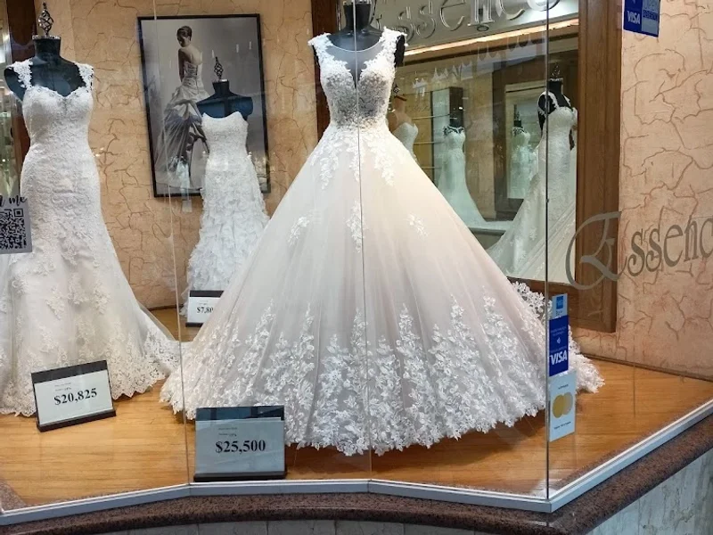 "La Calle de los Vestidos de Novias"