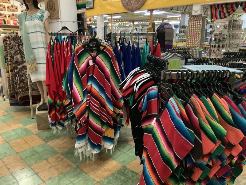 Mercado de Artesanias Peralvillo