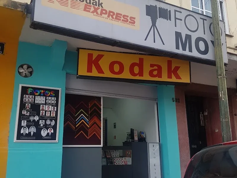 Foto Estudio Moy - KODAK