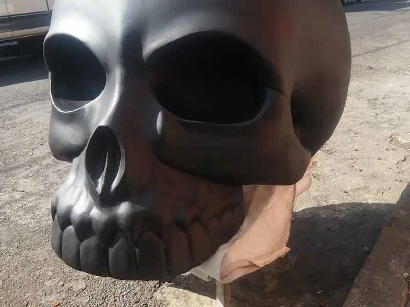 Herrería y aluminio NazMau ft. Galería de Arte Pego