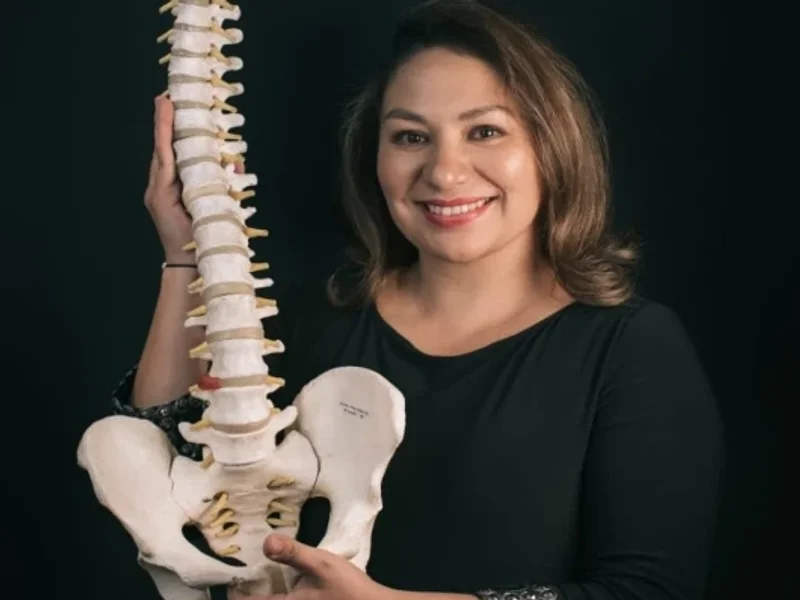 Lic. Claudia Ancelin, Quiropráctico