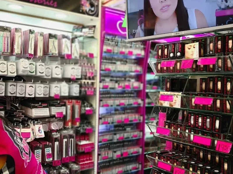 Novedades y cosméticos del carmen S.A de C.V