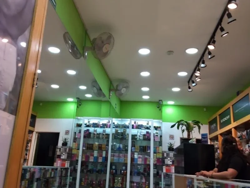 Mishka Perfumería - Pino Suárez